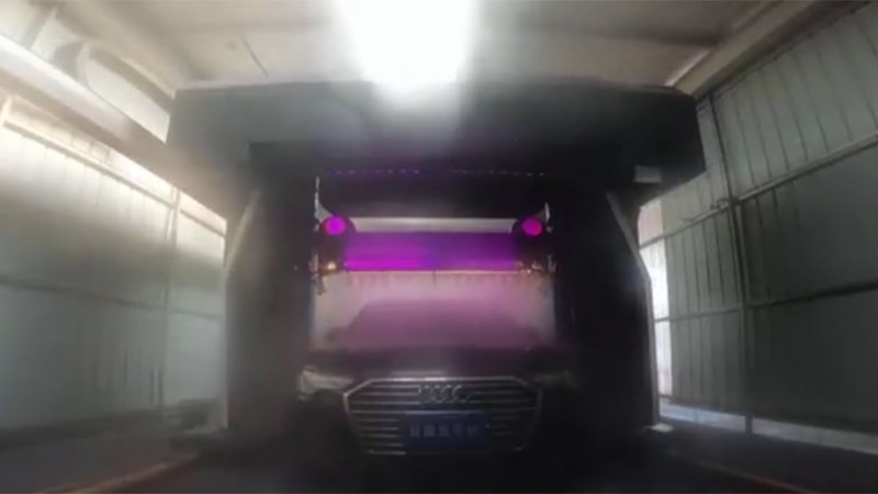 Lavaedero automático de autos (brazos dobles)